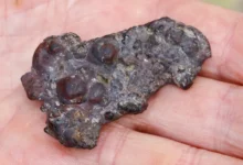 Meteorit oder Schlacke